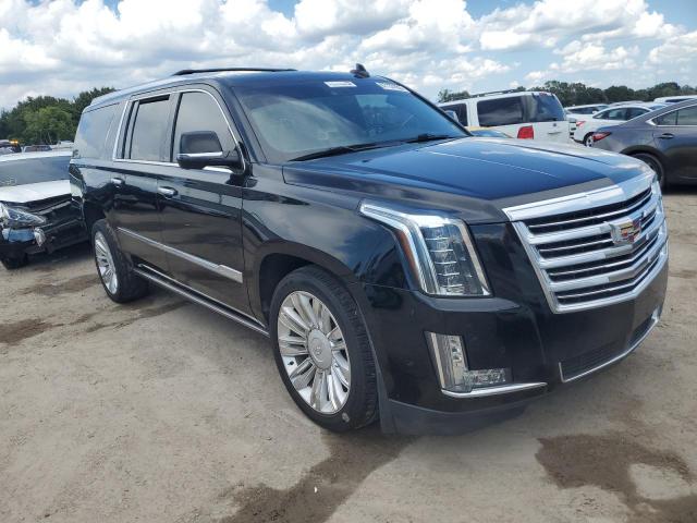 67137453-2018-cadillac-escalade_4