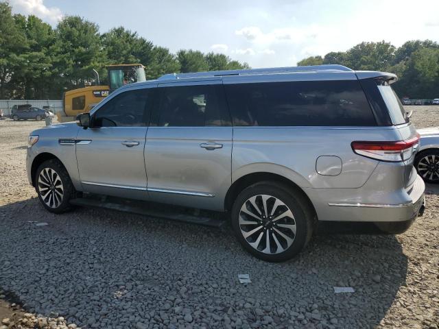 67707284-2023-lincoln-navigator_2