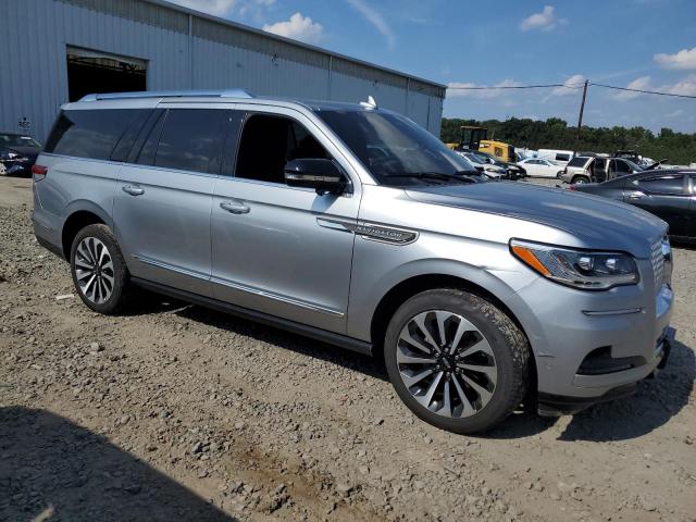 67707284-2023-lincoln-navigator_4