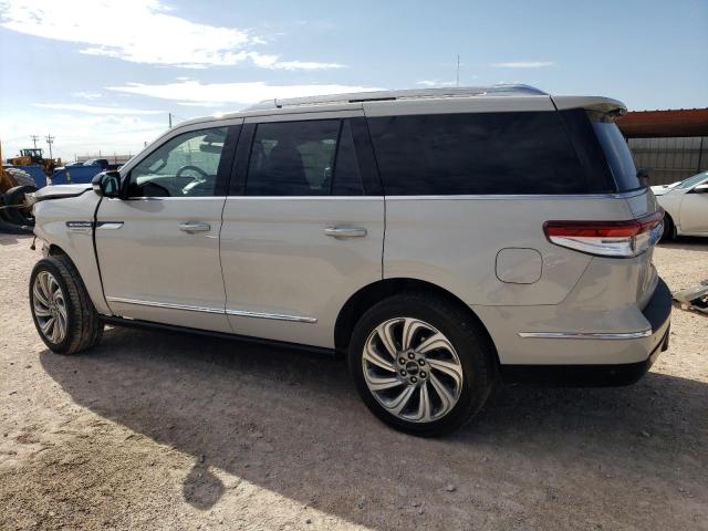 67736934-2023-lincoln-navigator_2