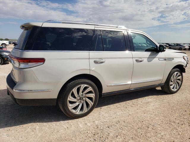 67736934-2023-lincoln-navigator_3