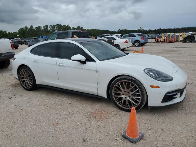 68439404-2018-porsche-panamera_4