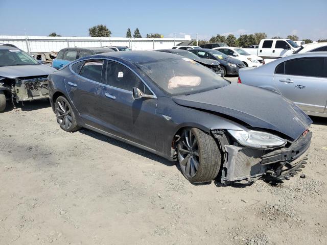 68517403-2014-tesla-model-s_4