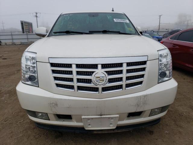 69528903-2011-cadillac-escalade_5