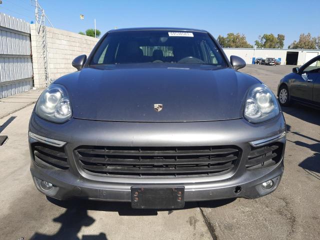 69530583-2016-porsche-cayenne_5