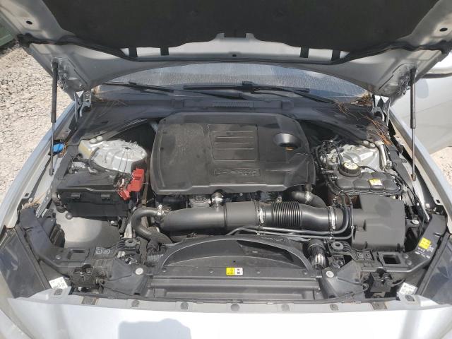 69540054-2019-jaguar-xe_11