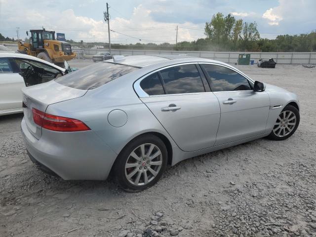 69540054-2019-jaguar-xe_3