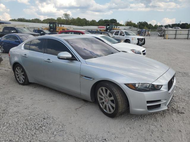 69540054-2019-jaguar-xe_4