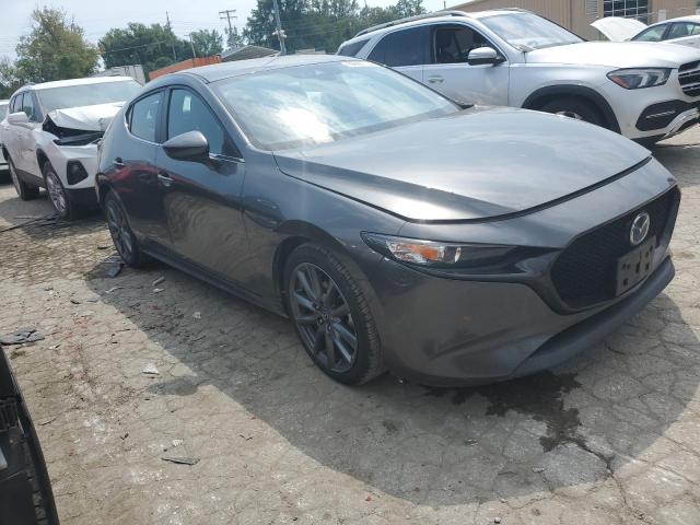 69666734-2019-mazda-3_4