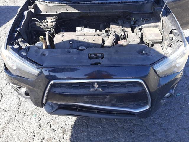 70041133-2014-mitsubishi-outlander_11