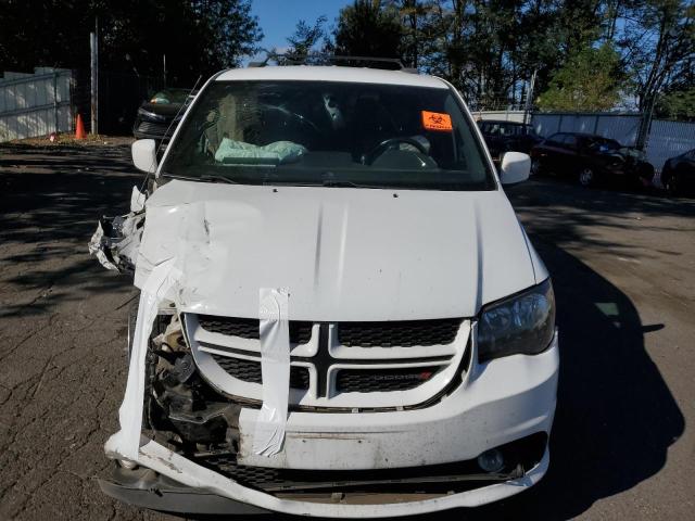 70067444-2017-dodge-caravan_5