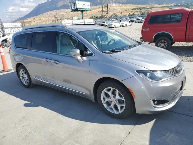 70134804-2018-chrysler-pacifica_4
