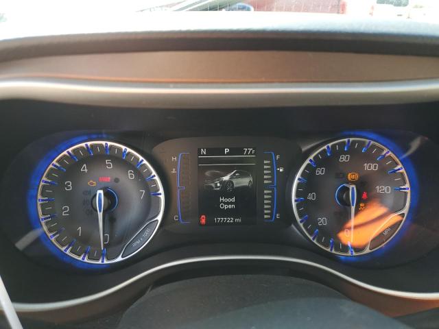 70134804-2018-chrysler-pacifica_9