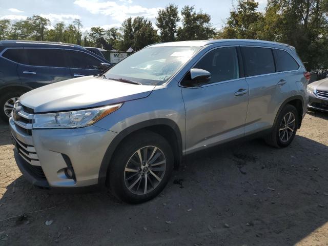 70373904-2019-toyota-highlander_1