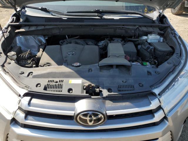 70373904-2019-toyota-highlander_12