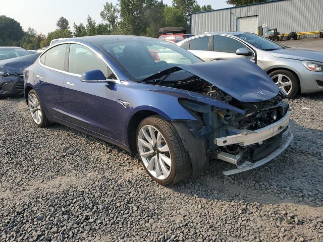 70527054-2019-tesla-model-3_4