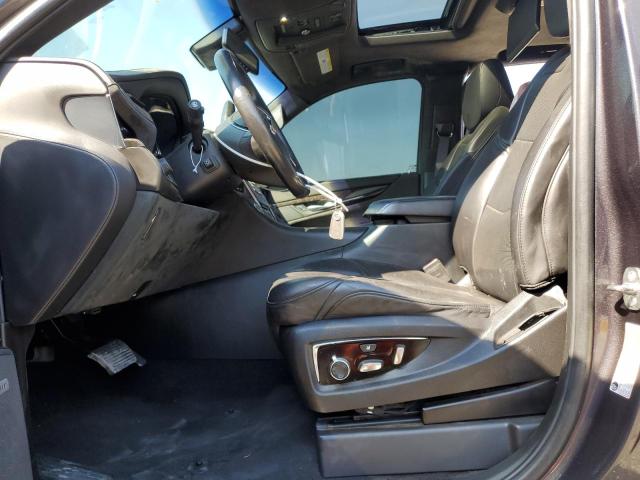 70849624-2016-cadillac-escalade_7