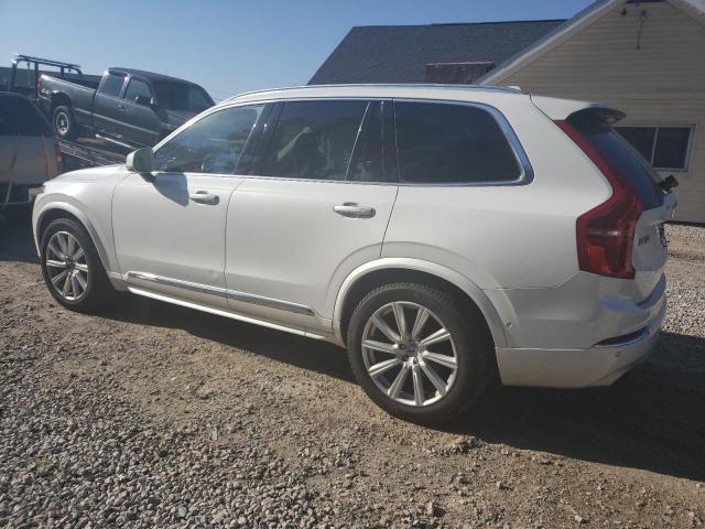 70918384-2016-volvo-xc90_2