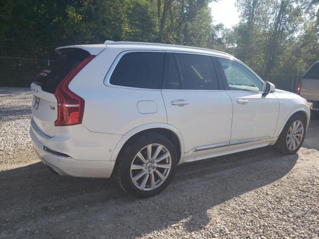 70918384-2016-volvo-xc90_3