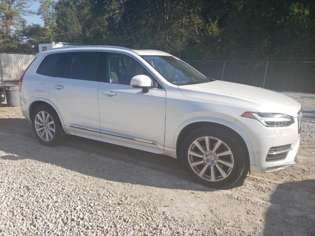 70918384-2016-volvo-xc90_4