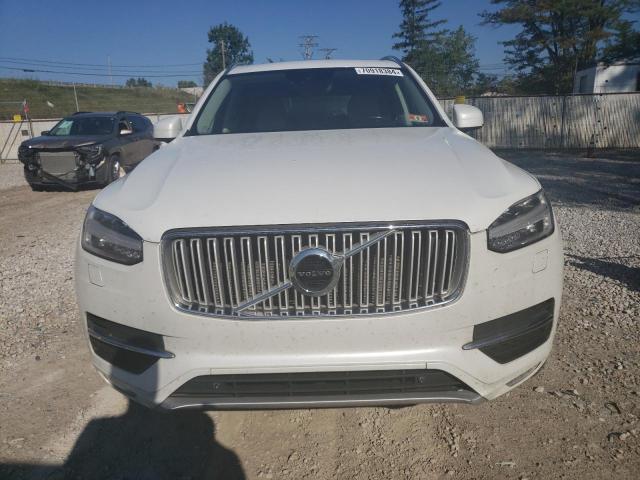 70918384-2016-volvo-xc90_5