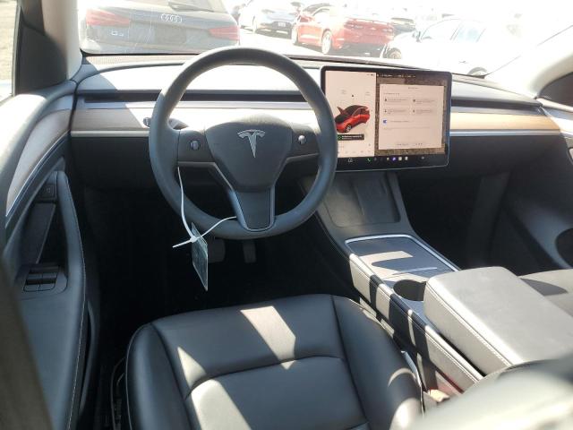 71113734-2023-tesla-model-y_8