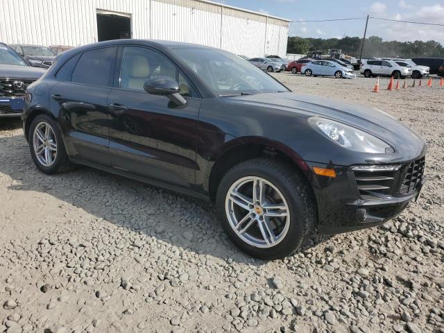 71715464-2017-porsche-macan_4