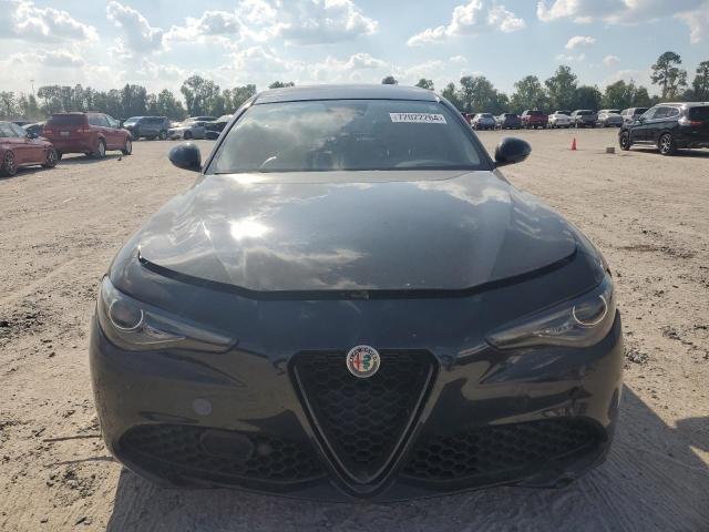 72022264-2019-alfa-romeo-giulia_5