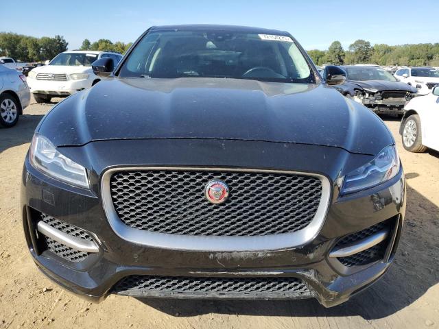 72154273-2017-jaguar-f-pace_5