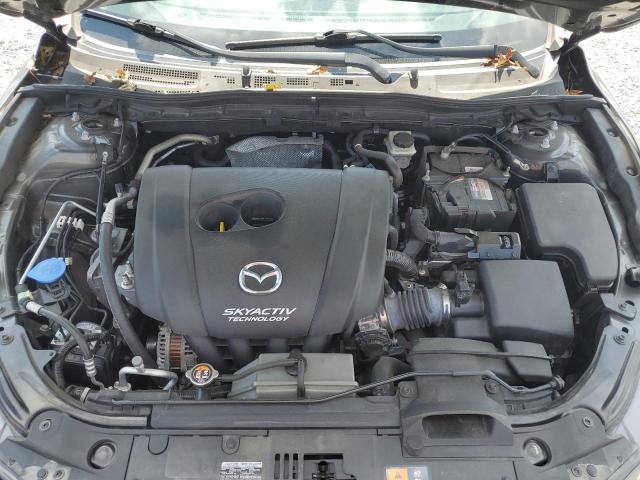 72172124-2017-mazda-3_11