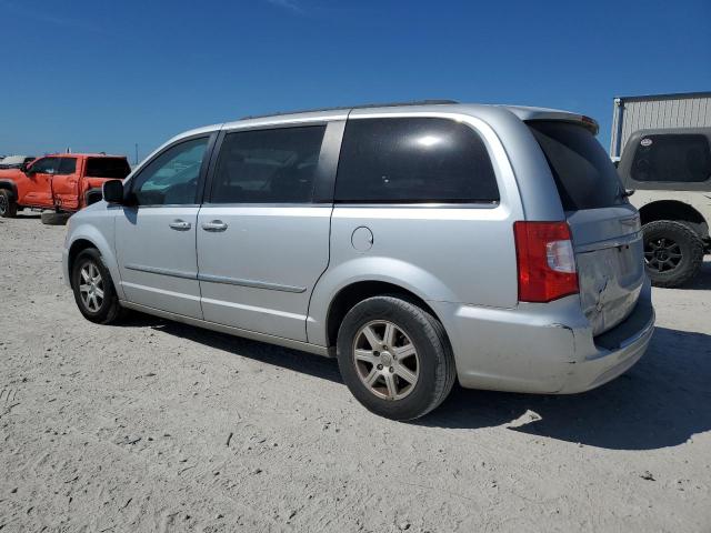 72208014-2012-chrysler-minivan_2