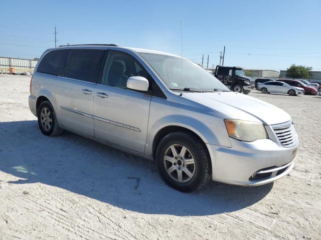 72208014-2012-chrysler-minivan_4