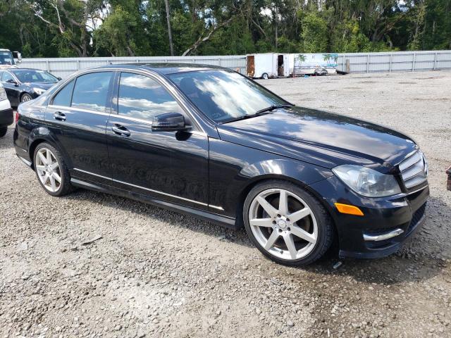 72469534-2013-mercedes-benz-c-class_4