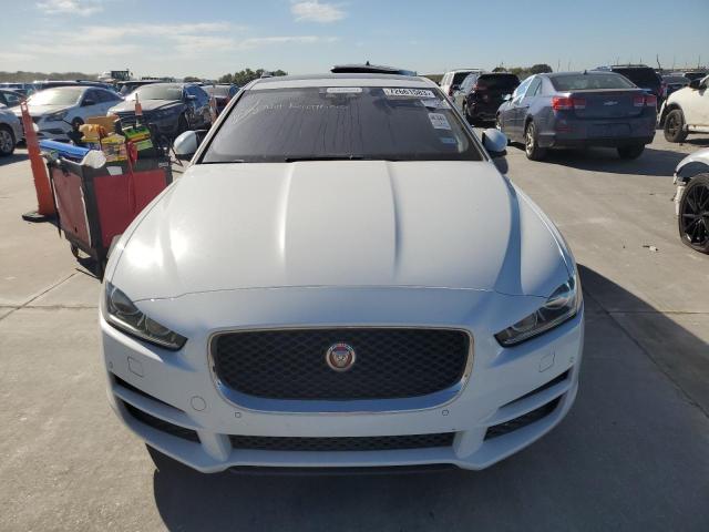 72661583-2017-jaguar-xe_5