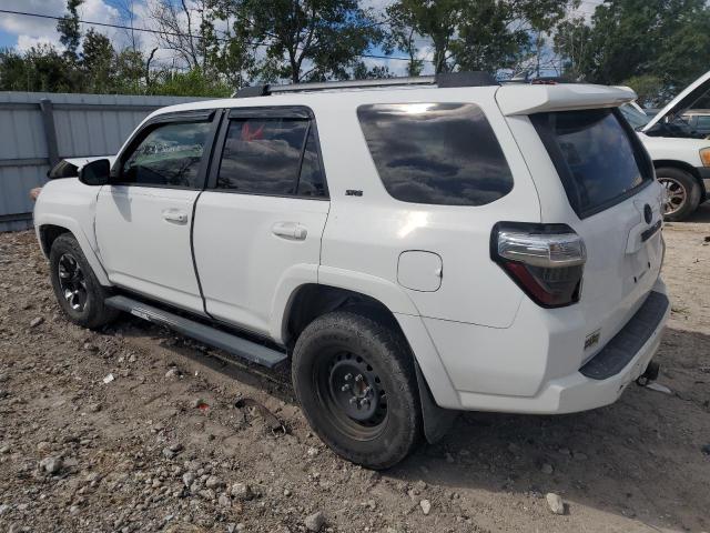 72718644-2015-toyota-4runner_2