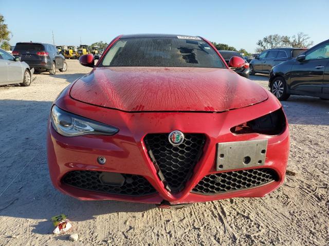 72758754-2018-alfa-romeo-giulia_5