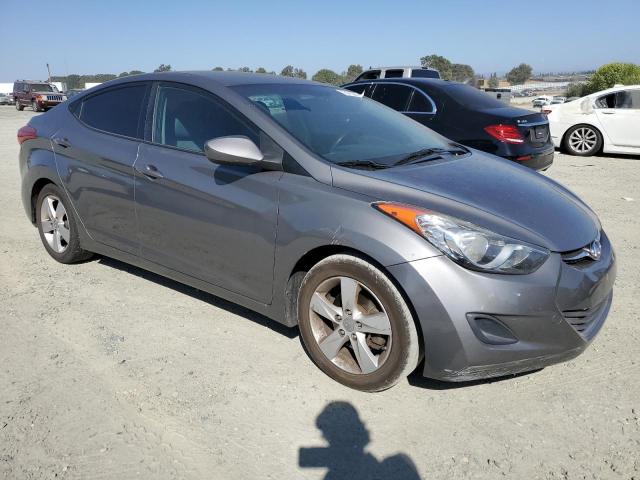 73163044-2013-hyundai-elantra_4