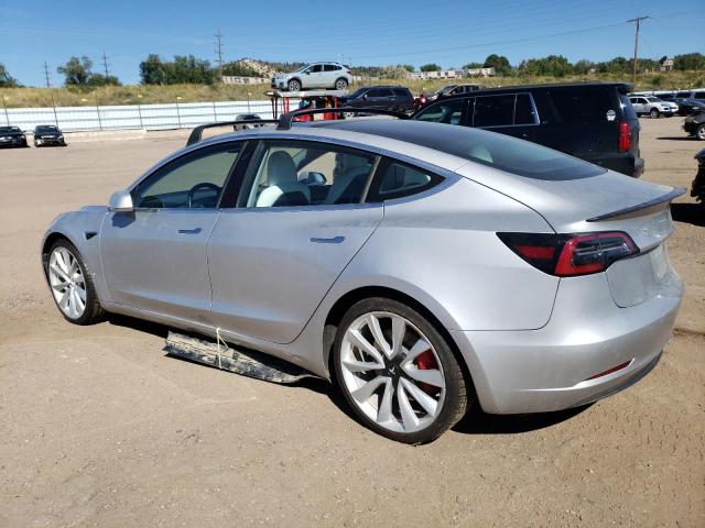 73166904-2018-tesla-model-3_2