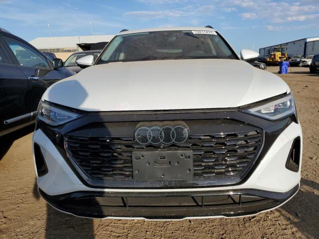 73211474-2024-audi-q8-e-tron_5