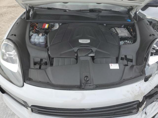 73339014-2021-porsche-cayenne_12