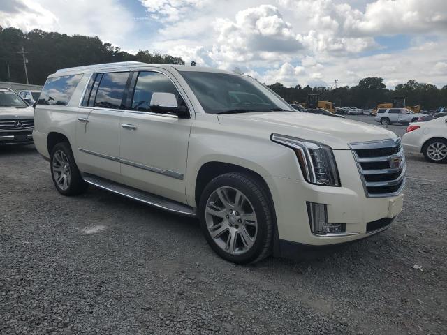 73484744-2015-cadillac-escalade_4