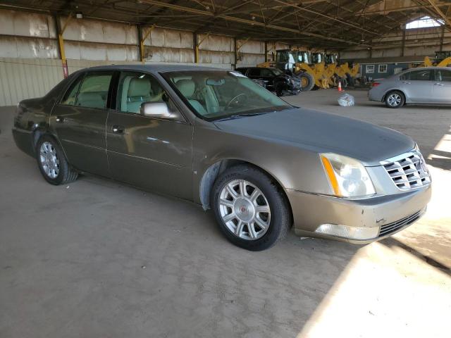 73511194-2010-cadillac-dts_4