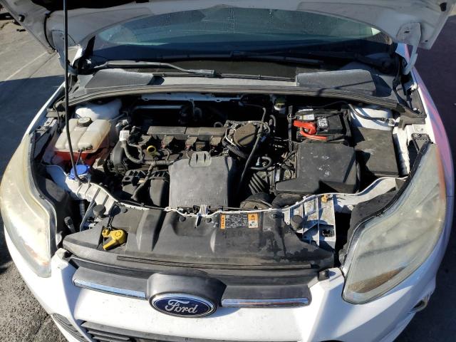 73526994-2014-ford-focus_11