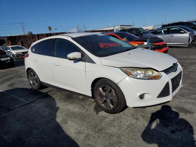 73526994-2014-ford-focus_4