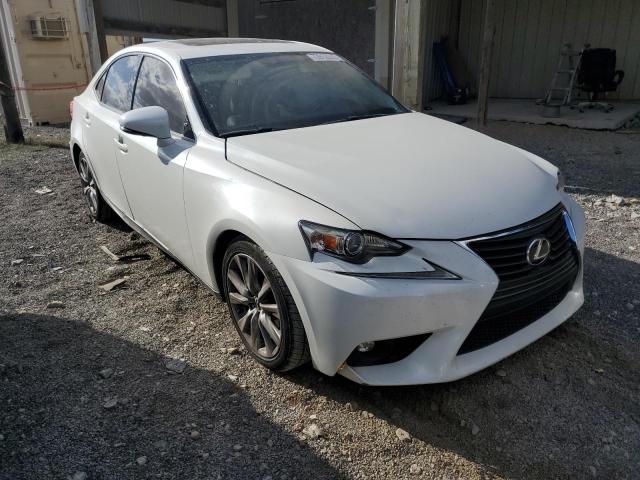 73912513-2015-lexus-is_4