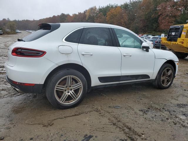 73921823-2015-porsche-macan_3