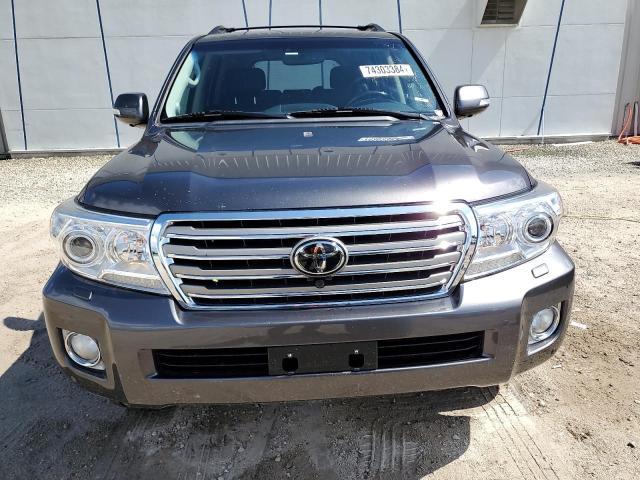 74303384-2013-toyota-land-cruiser_5