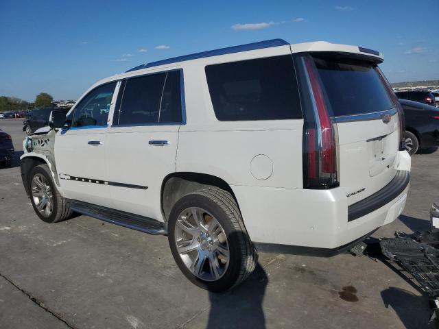 74484113-2017-cadillac-escalade_2