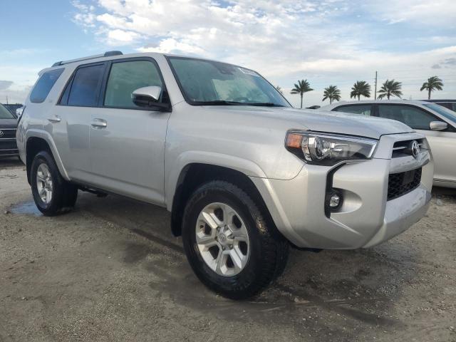 75135294-2024-toyota-4runner_4