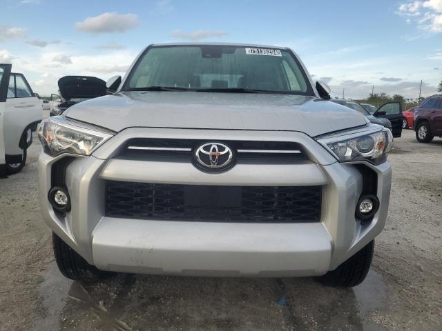 75135294-2024-toyota-4runner_5